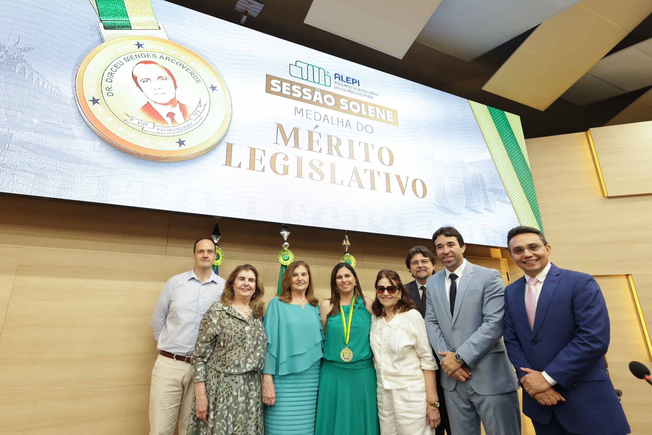 SESSÃO SOLENE MEDALHA DO MÉRITO LEGISLATIVO DRA MARINA BUCAR BARJUD (19).jpg