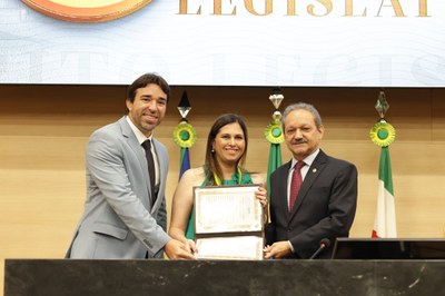SESSÃO SOLENE MEDALHA DO MÉRITO LEGISLATIVO DRA MARINA BUCAR BARJUD (6).jpg