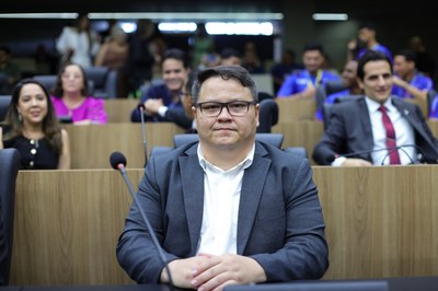 SESSÃO SOLENE TÍTULO DE CIDADANIA AO SR JÂNIO JANQUIÊ BEZERRA DINIZ - FOTOS REGIS FALCÃO ASCOM ALEPI (13).jpg