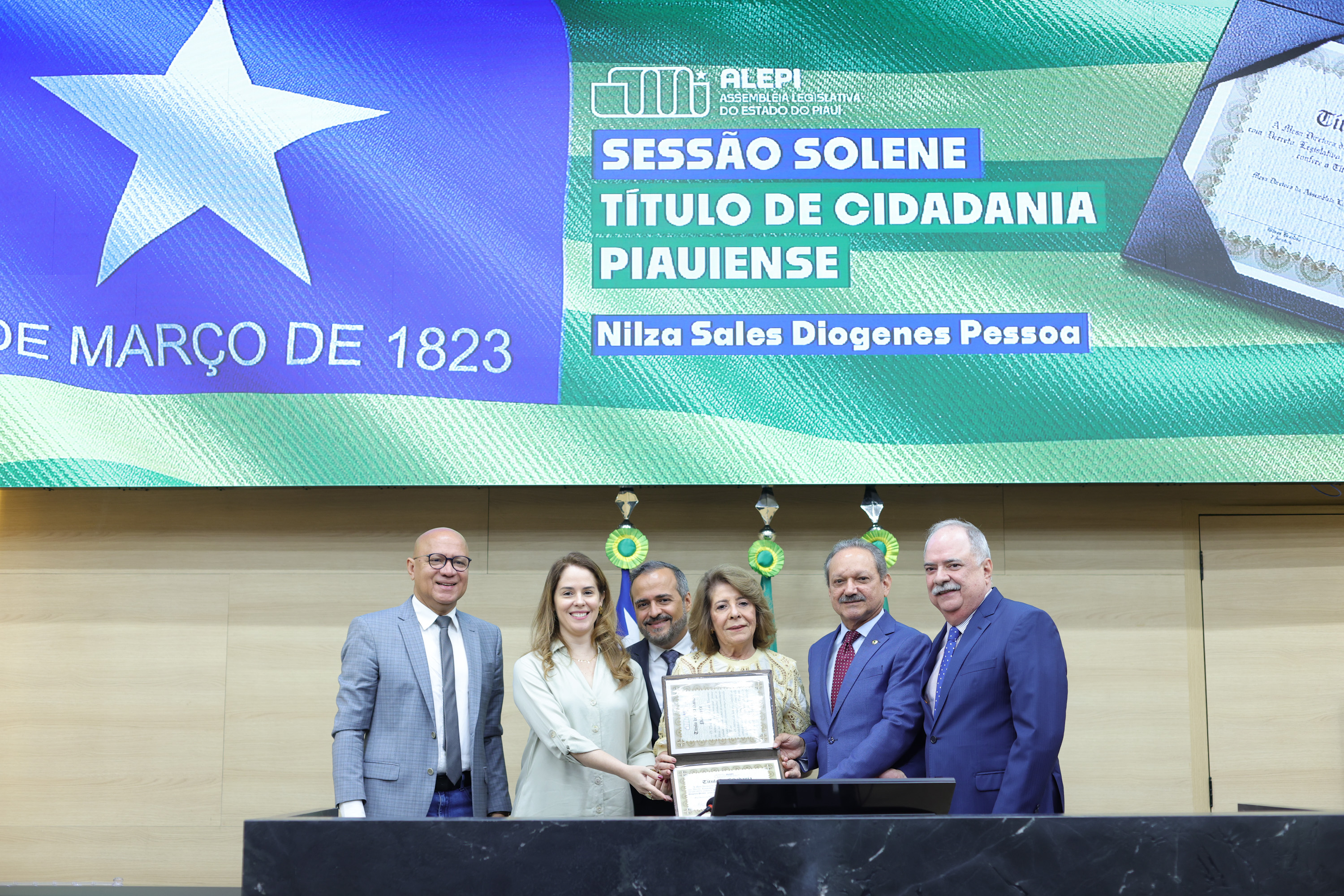 SESSÃO SOLENETÍTULO DE CIDADANIA À SENHORA NILZA SALES DIÓGENES PESSOA - FOTOS REGIS FALCÃO ASCOM ALEPI  (21).jpg