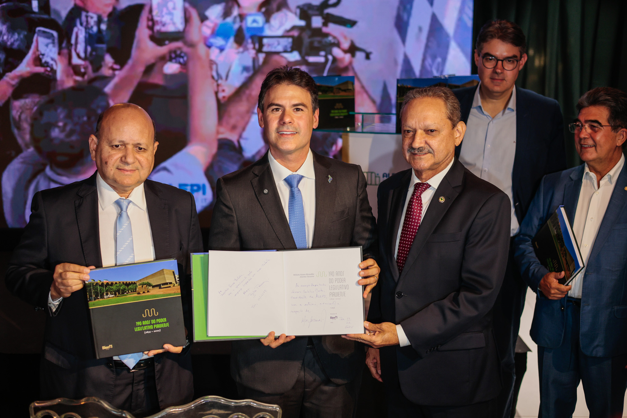 LANÇAMENT DO LIVRO DOS 190 ANOS ALEPI E PREMIO DO JORNALISMO DA ALEPI (26).jpg