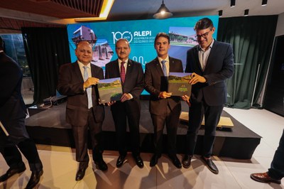 LANÇAMENT DO LIVRO DOS 190 ANOS ALEPI E PREMIO DO JORNALISMO DA ALEPI (29).jpg