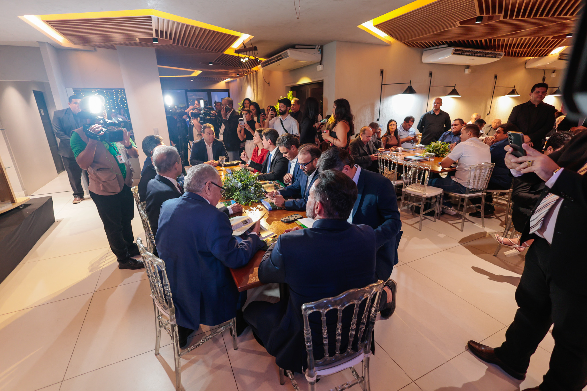 LANÇAMENT DO LIVRO DOS 190 ANOS ALEPI E PREMIO DO JORNALISMO DA ALEPI (32).jpg