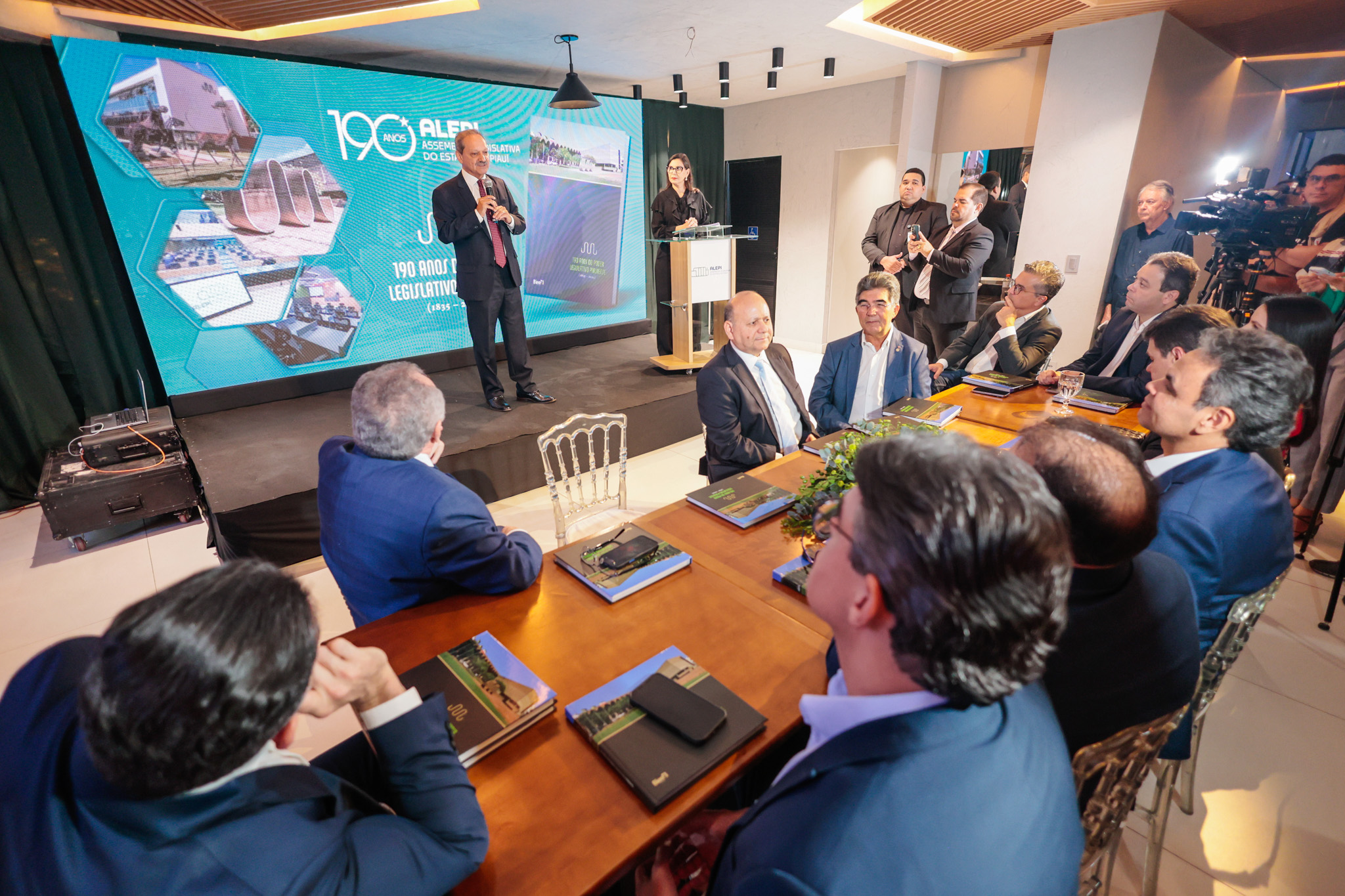 LANÇAMENT DO LIVRO DOS 190 ANOS ALEPI E PREMIO DO JORNALISMO DA ALEPI (36).jpg