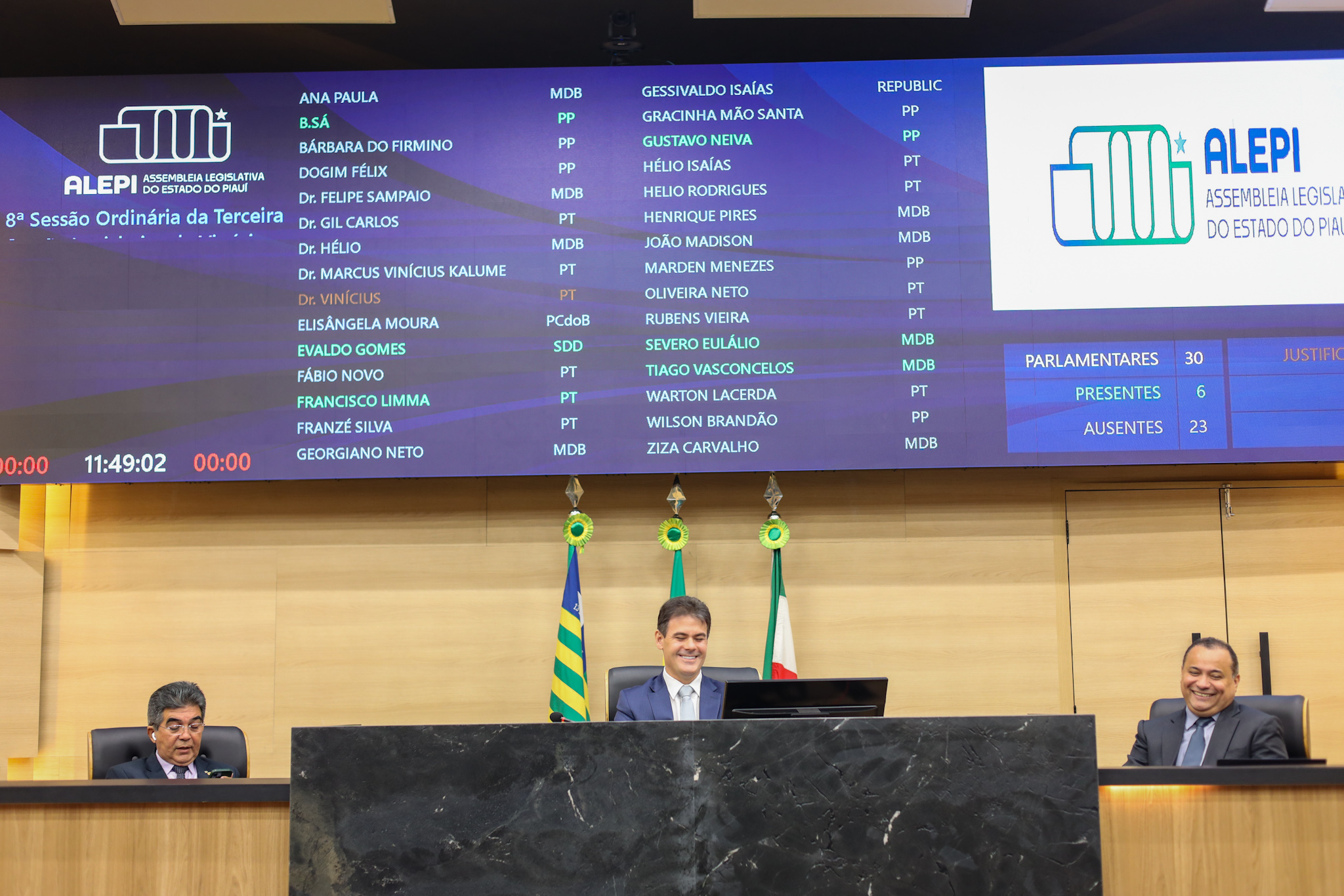 Plenário 17.02.2025.jpg