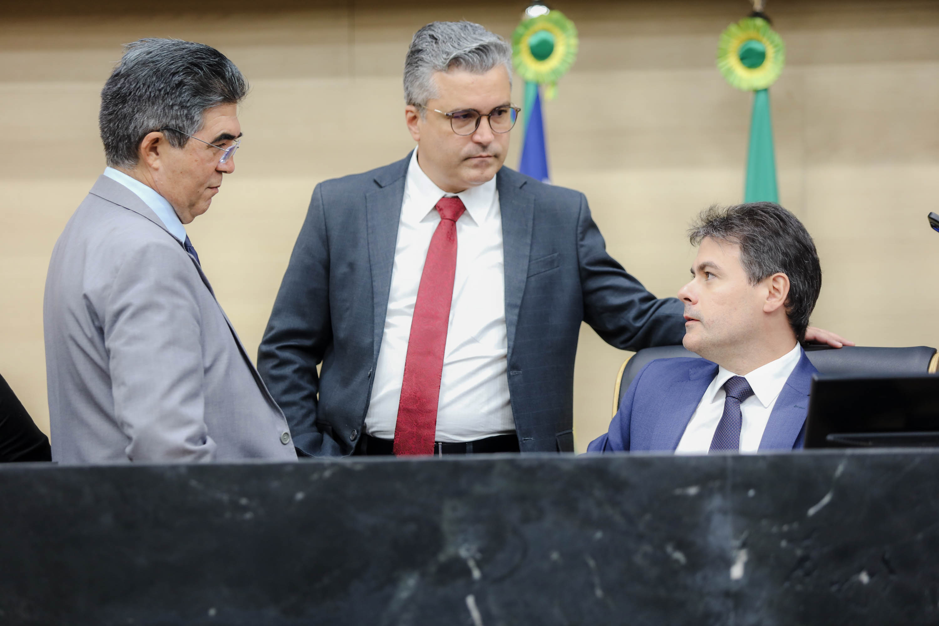 Limma Dr. Vinicius severo  IMAGENS DO DIA 25.02 PLENÁRIO (4).jpg