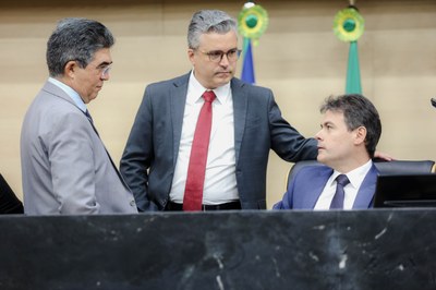Limma Dr. Vinicius severo  IMAGENS DO DIA 25.02 PLENÁRIO (4).jpg
