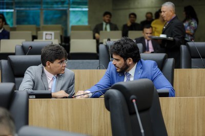 IMAGENS DO DIA 25.02 PLENÁRIO (1) Oliveira Neto e Kalume.jpg