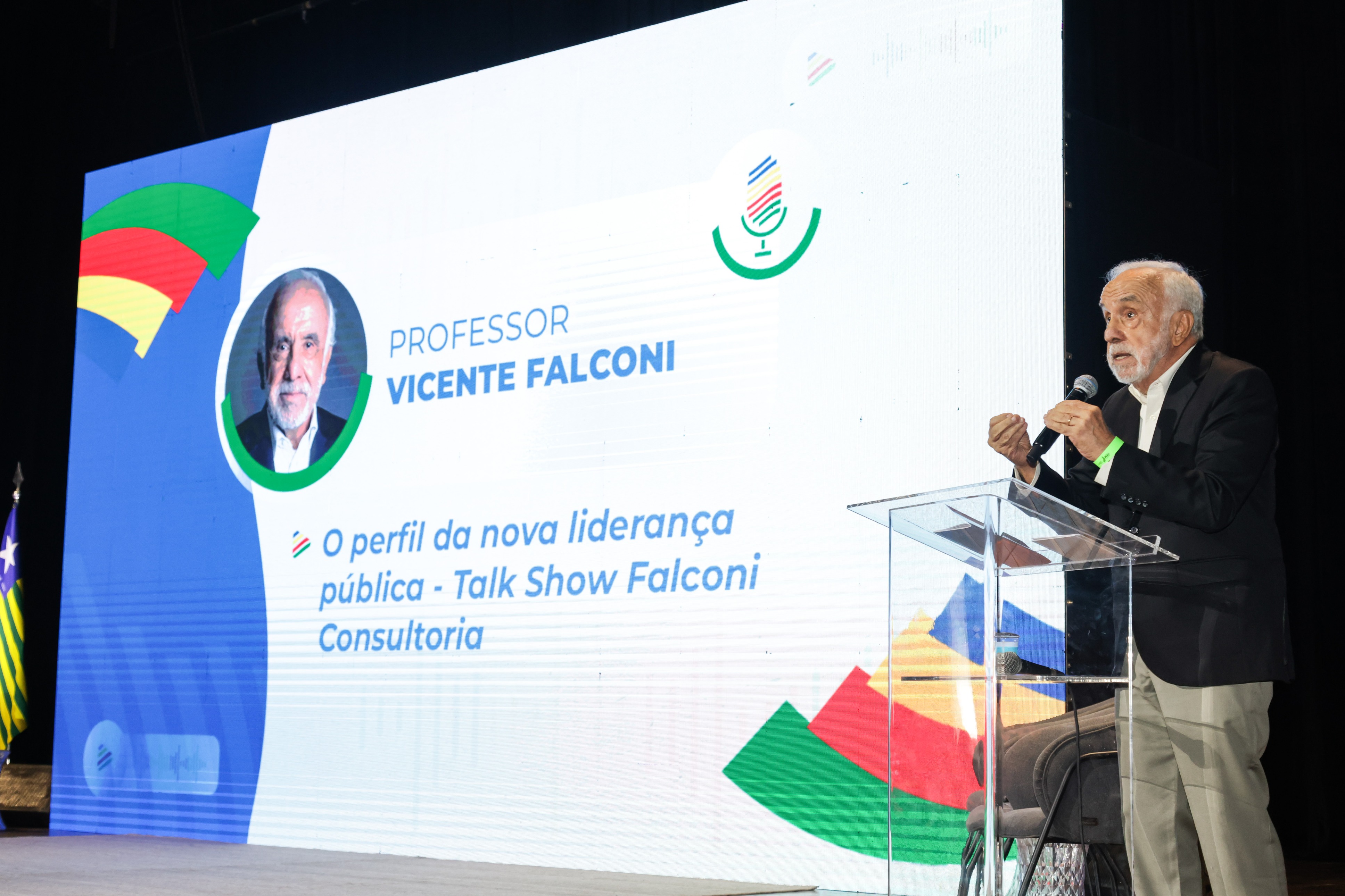 IMAGENS DO DIA 26022025  PAPO DE GOVERNANÇA PROFESSOR VICENTE FALCONI (16).jpg