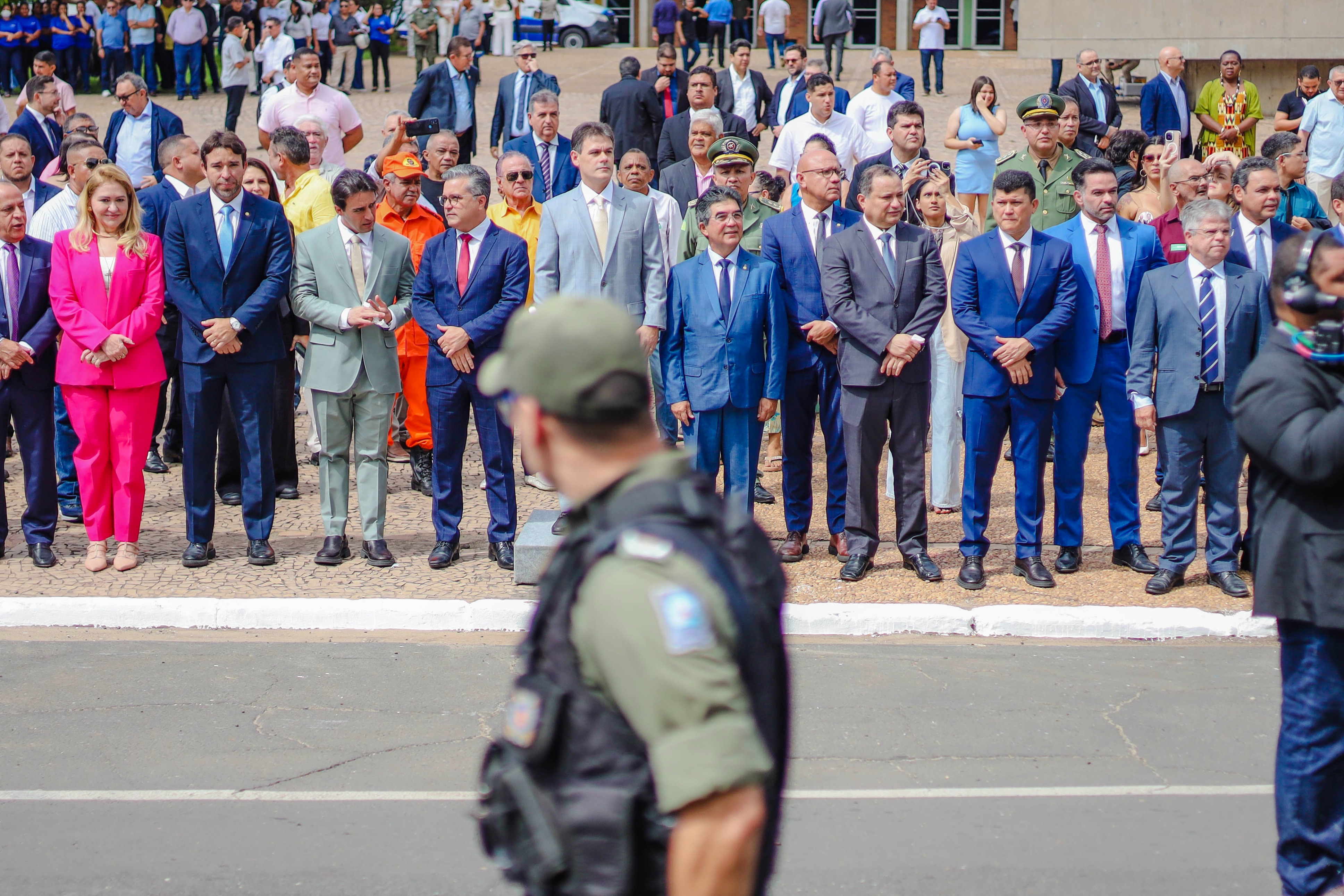 REVISTA A TROPA-28.jpg