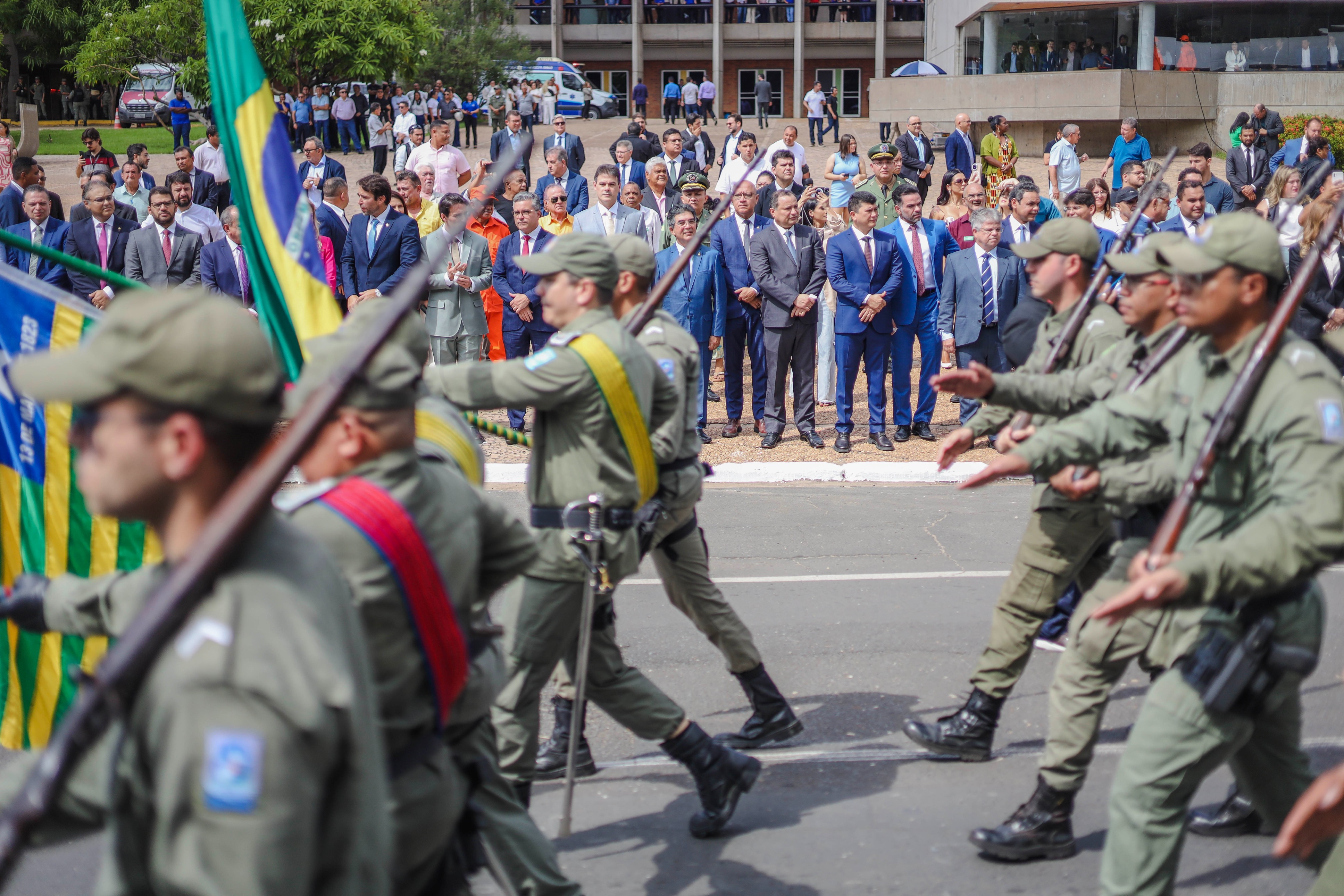 REVISTA A TROPAa-13.jpg