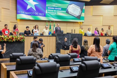 CONCESSÃO DE TÍTULO DE CIDADANIA Á SENHORA CLARA INES NICHOLLS E AO SENHOR MIGUEL ANGEL (4).jpg