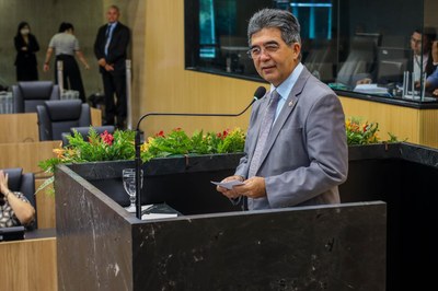 CONCESSÃO DE TÍTULO DE CIDADANIA Á SENHORA CLARA INES NICHOLLS E AO SENHOR MIGUEL ANGEL (8).jpg