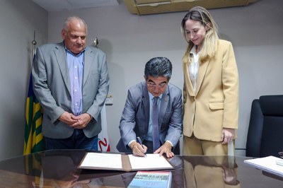 POSSE DEPUTADAS VANESSA TAPETY (1).jpg