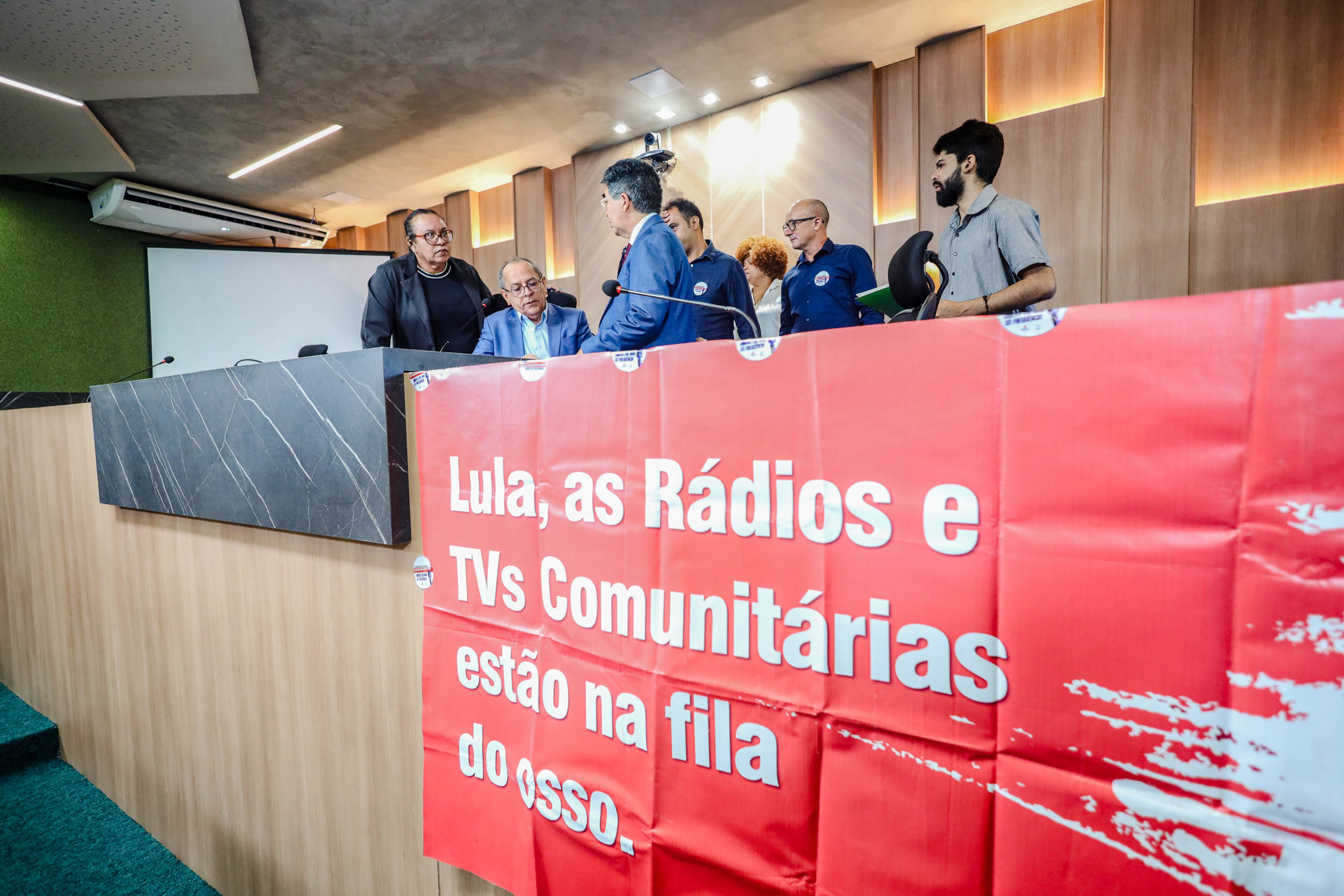 AUDIENCIA PÚBLICA RÁDIOS COMUNITÁRIAS (1).jpg