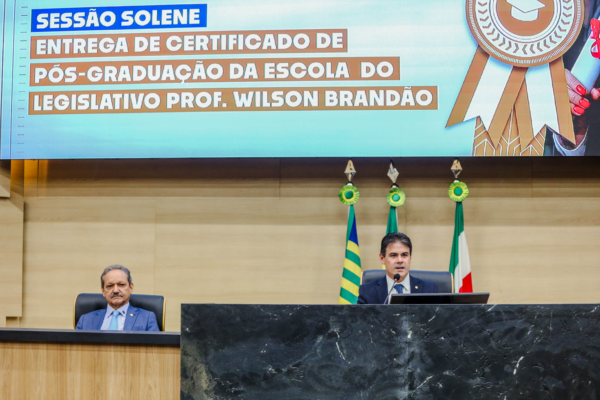 ENTREGA DE CERTIFICADOS PÓS GRADUAÇÃO DA ESCOLA DO LEGISLATIVO (12).jpg