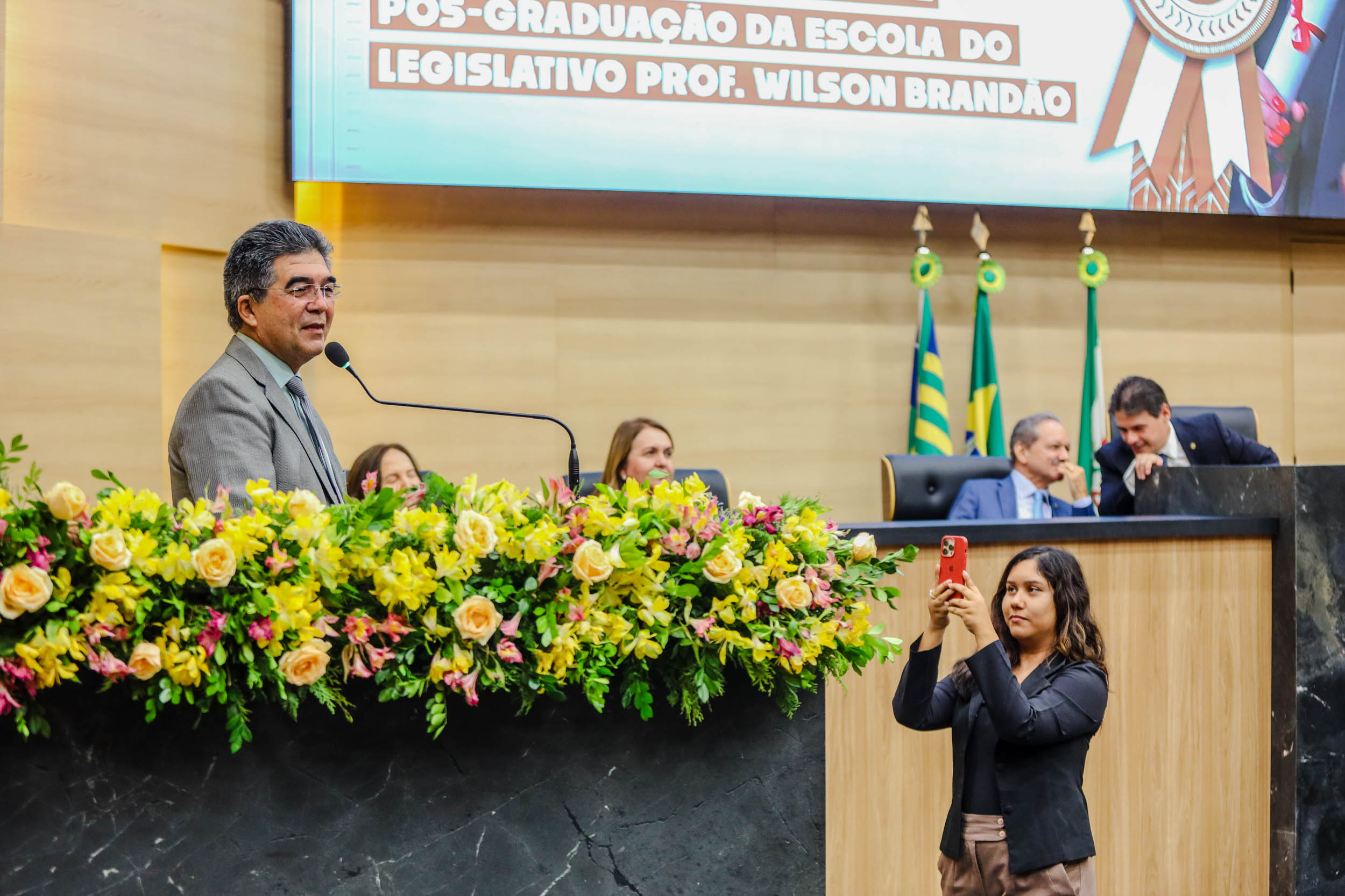 ENTREGA DE CERTIFICADOS PÓS GRADUAÇÃO DA ESCOLA DO LEGISLATIVO (40).jpg