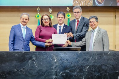 ENTREGA DE CERTIFICADOS PÓS GRADUAÇÃO DA ESCOLA DO LEGISLATIVO (44).jpg