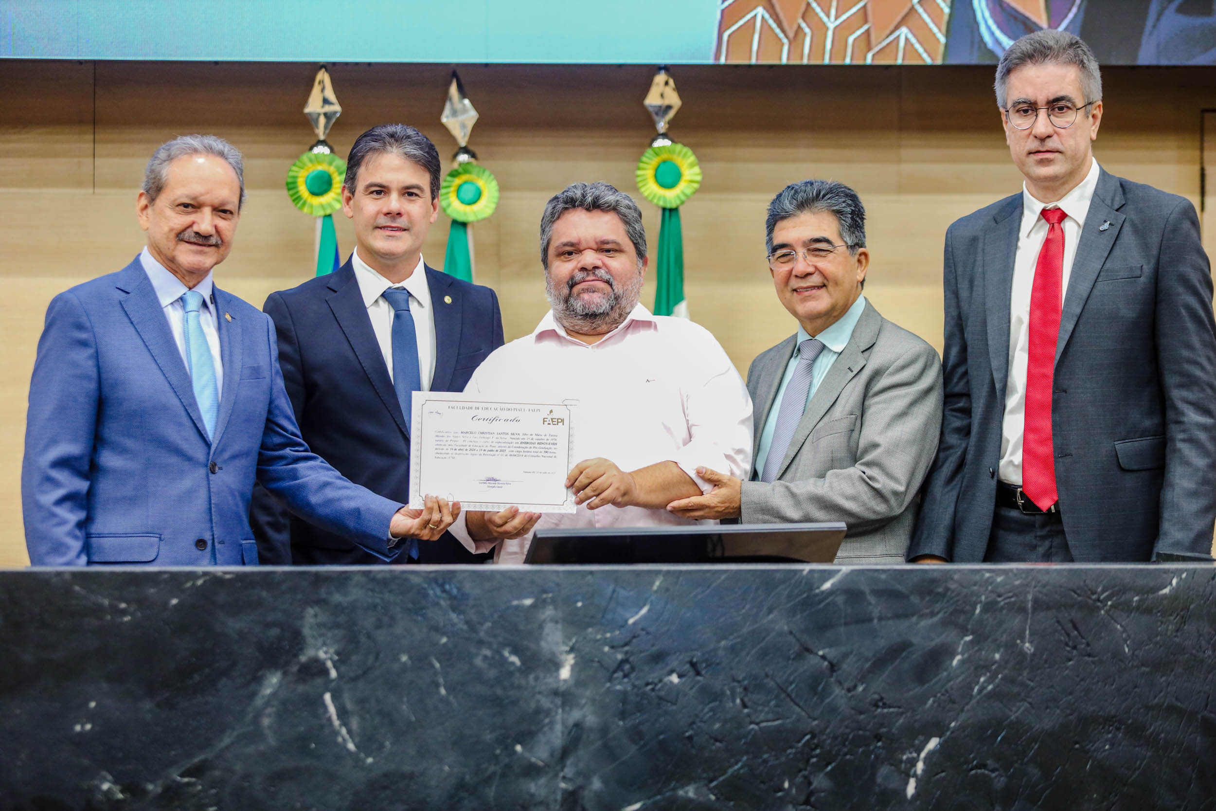 ENTREGA DE CERTIFICADOS PÓS GRADUAÇÃO DA ESCOLA DO LEGISLATIVO (46).jpg
