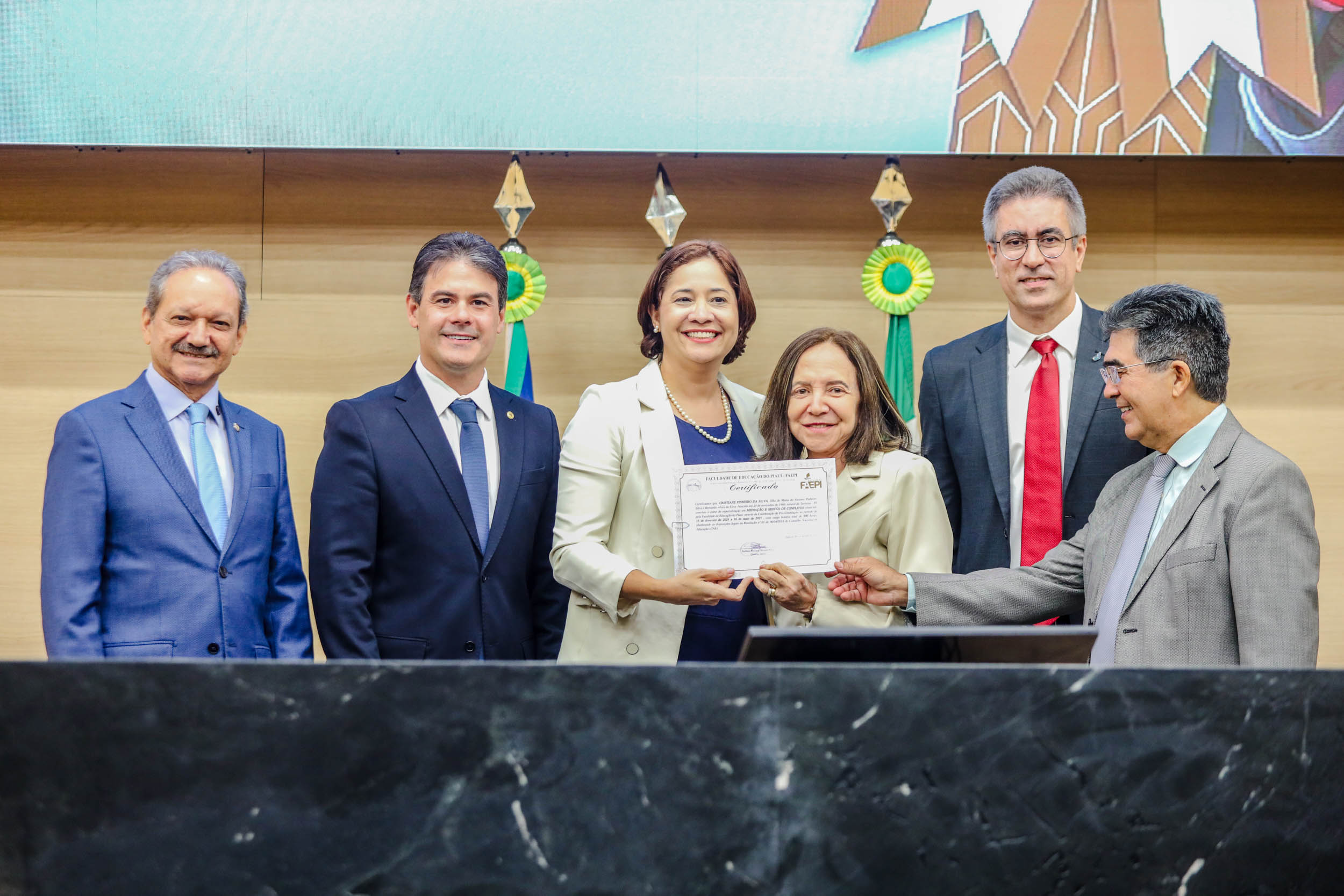 ENTREGA DE CERTIFICADOS PÓS GRADUAÇÃO DA ESCOLA DO LEGISLATIVO (55).jpg