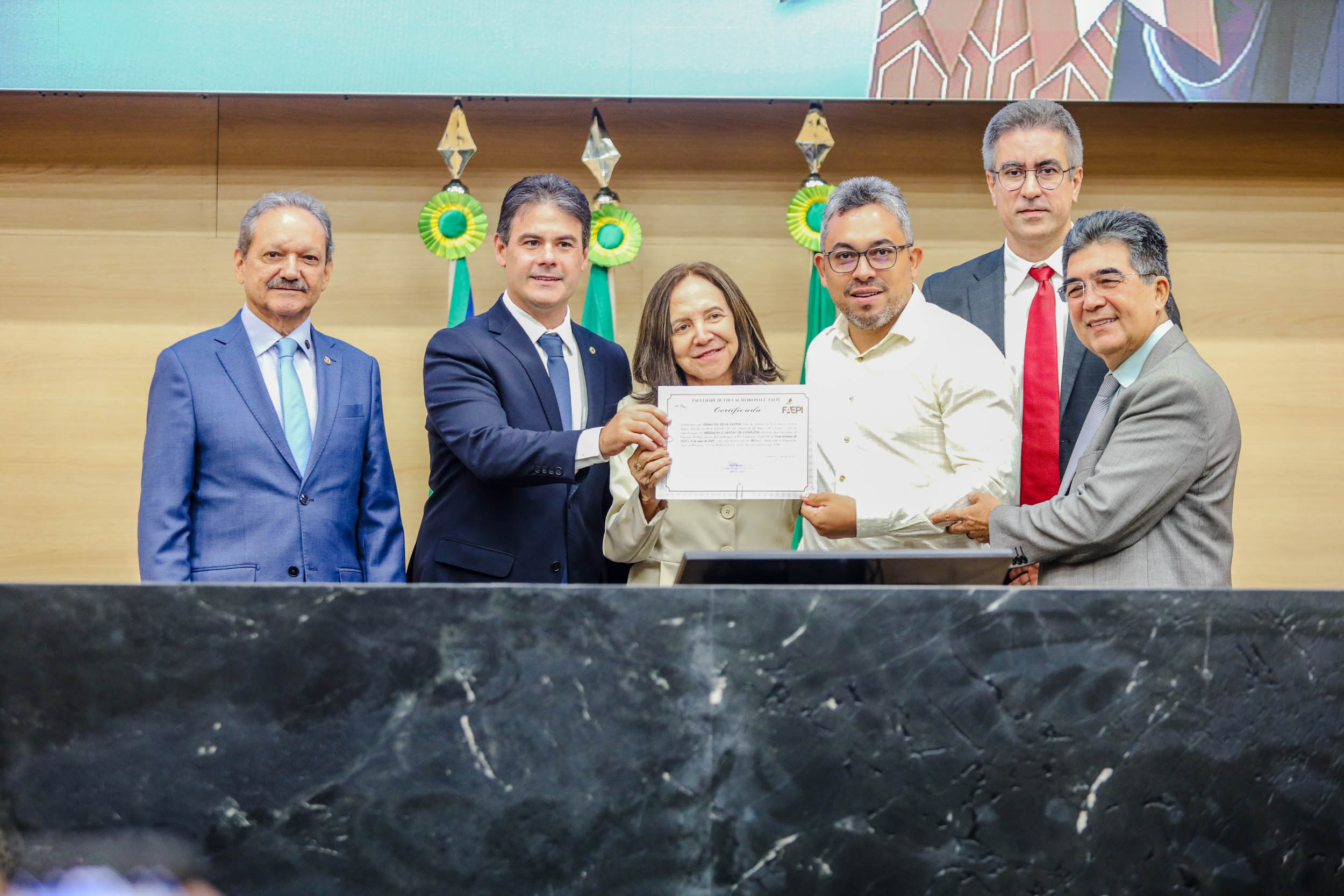 ENTREGA DE CERTIFICADOS PÓS GRADUAÇÃO DA ESCOLA DO LEGISLATIVO (56).jpg