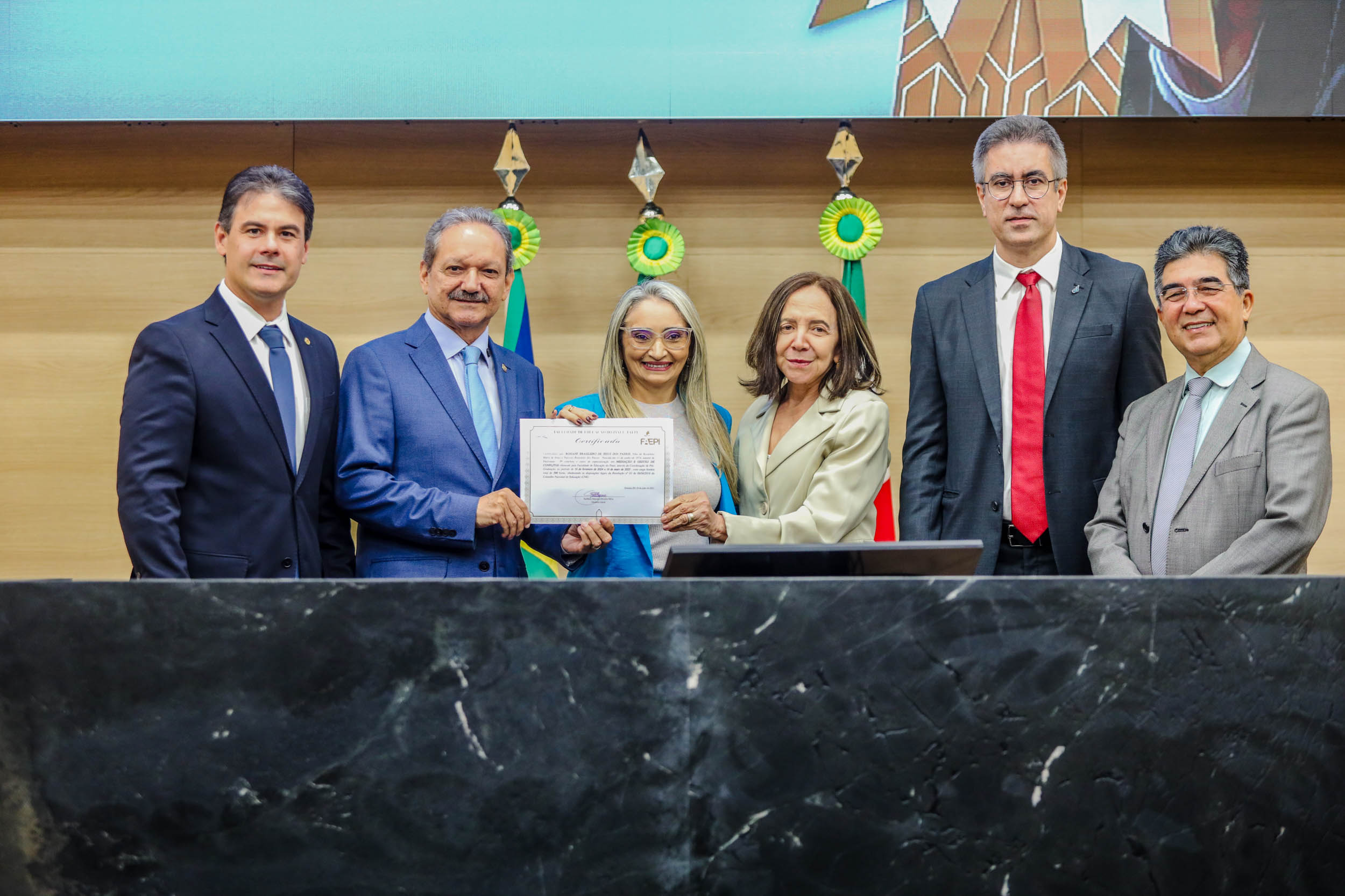 ENTREGA DE CERTIFICADOS PÓS GRADUAÇÃO DA ESCOLA DO LEGISLATIVO (58).jpg