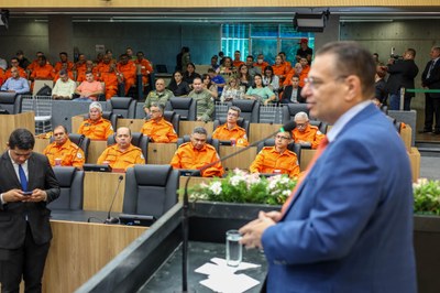SESSÃO SOLENE EM HOMENAGEM AO DIA DO BOMBEIRO MILITAR (13).jpg