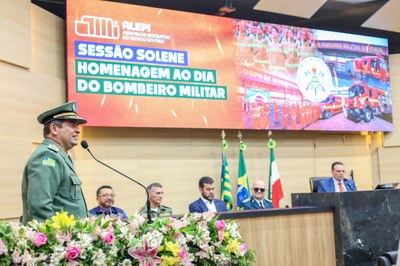 SESSÃO SOLENE EM HOMENAGEM AO DIA DO BOMBEIRO MILITAR (25).jpg