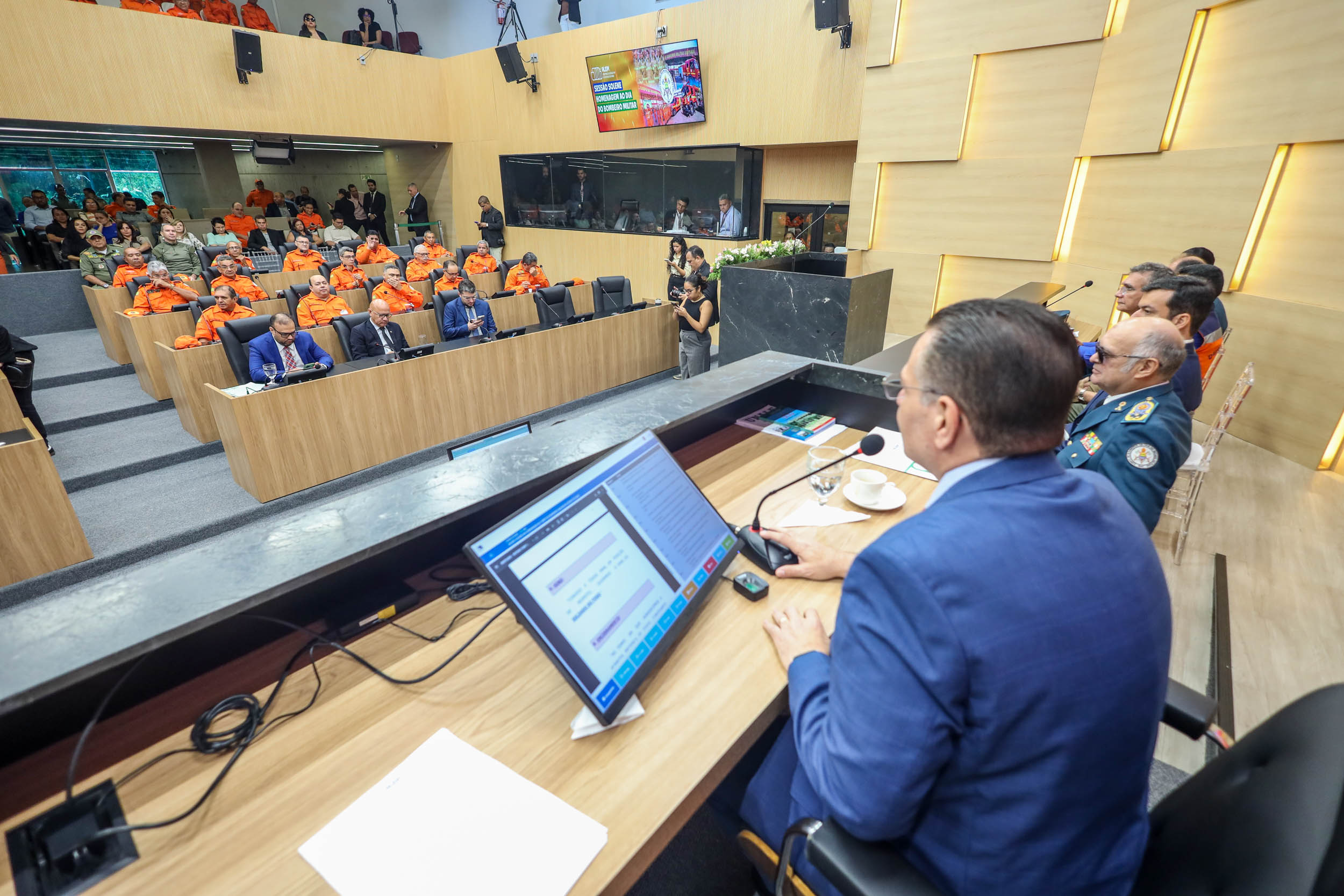 SESSÃO SOLENE EM HOMENAGEM AO DIA DO BOMBEIRO MILITAR (45).jpg