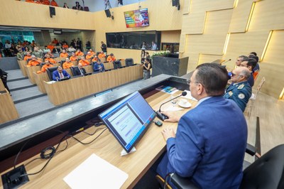 SESSÃO SOLENE EM HOMENAGEM AO DIA DO BOMBEIRO MILITAR (45).jpg
