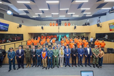 SESSÃO SOLENE EM HOMENAGEM AO DIA DO BOMBEIRO MILITAR (47).jpg