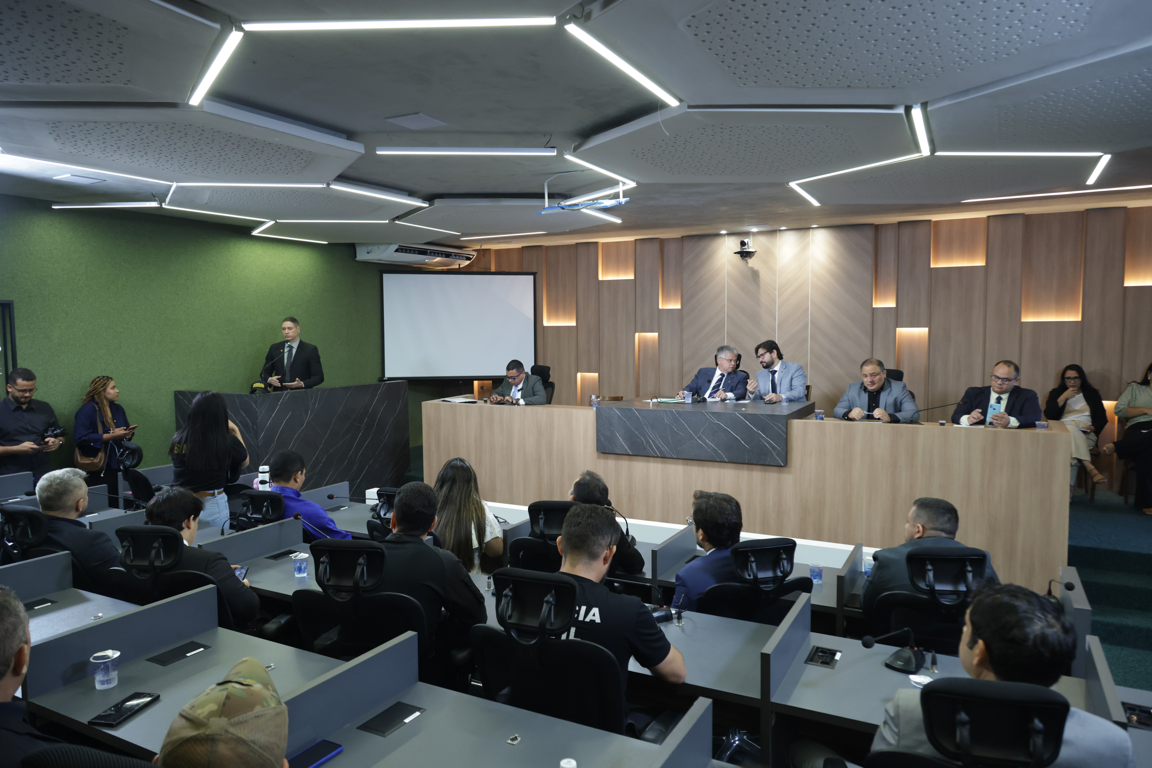 AUDIÊNCIA PÚBLICA PARA DEBATER A LEI ORGÂNICA NACIONAL DAS POLICIAS CIVIS (12).jpg