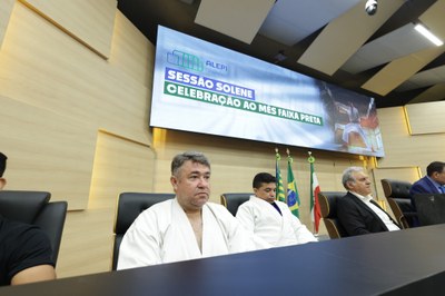 SESSÃO SOLENE PELO MÊS FAIXA PRETA (18).jpg