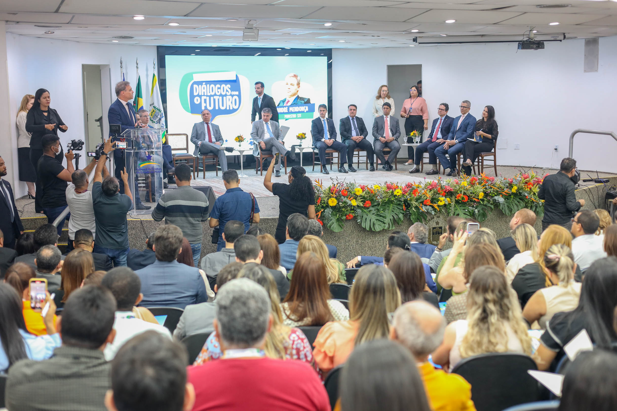 TCE DIALOGO DO FUTURO (2).jpg