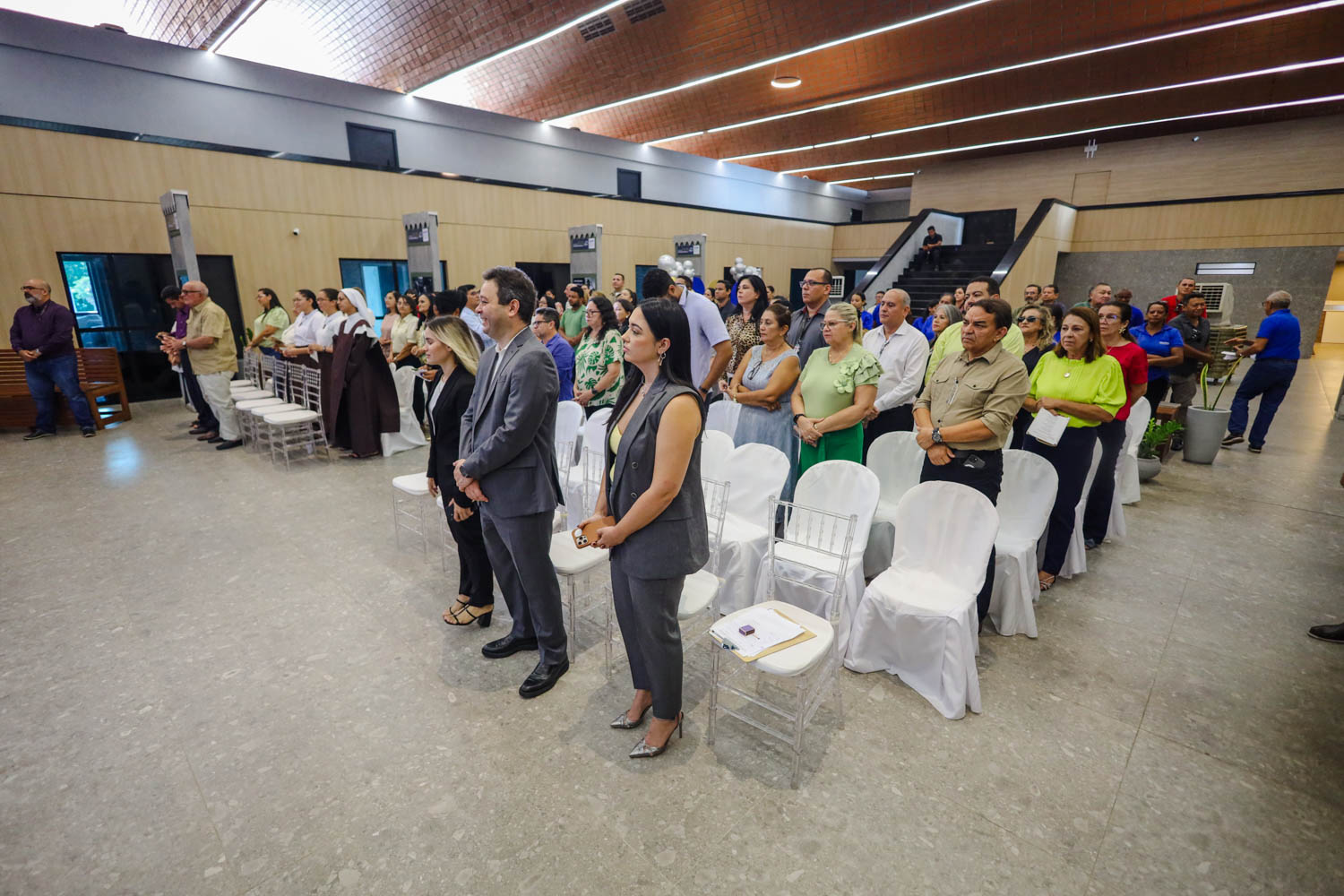 MISSA DE AÇÃO DE GRAÇAS AO PADRE FABIO FERNANDES (9).jpg