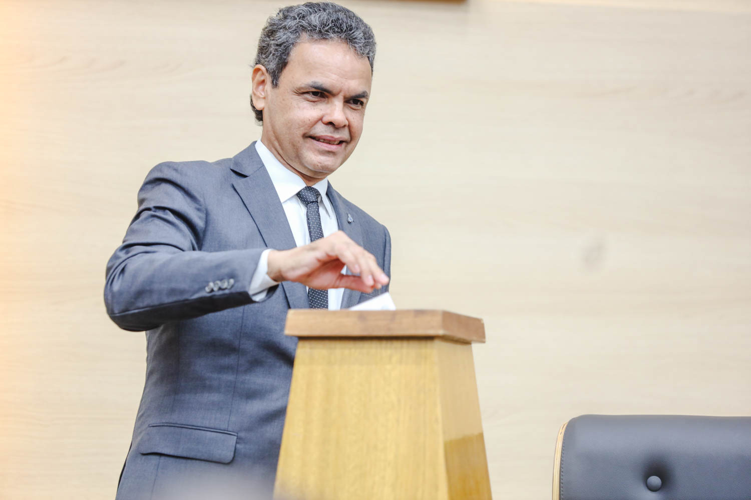 SESSÃO PLENÁRIA  (10) GIL CARLOS.jpg