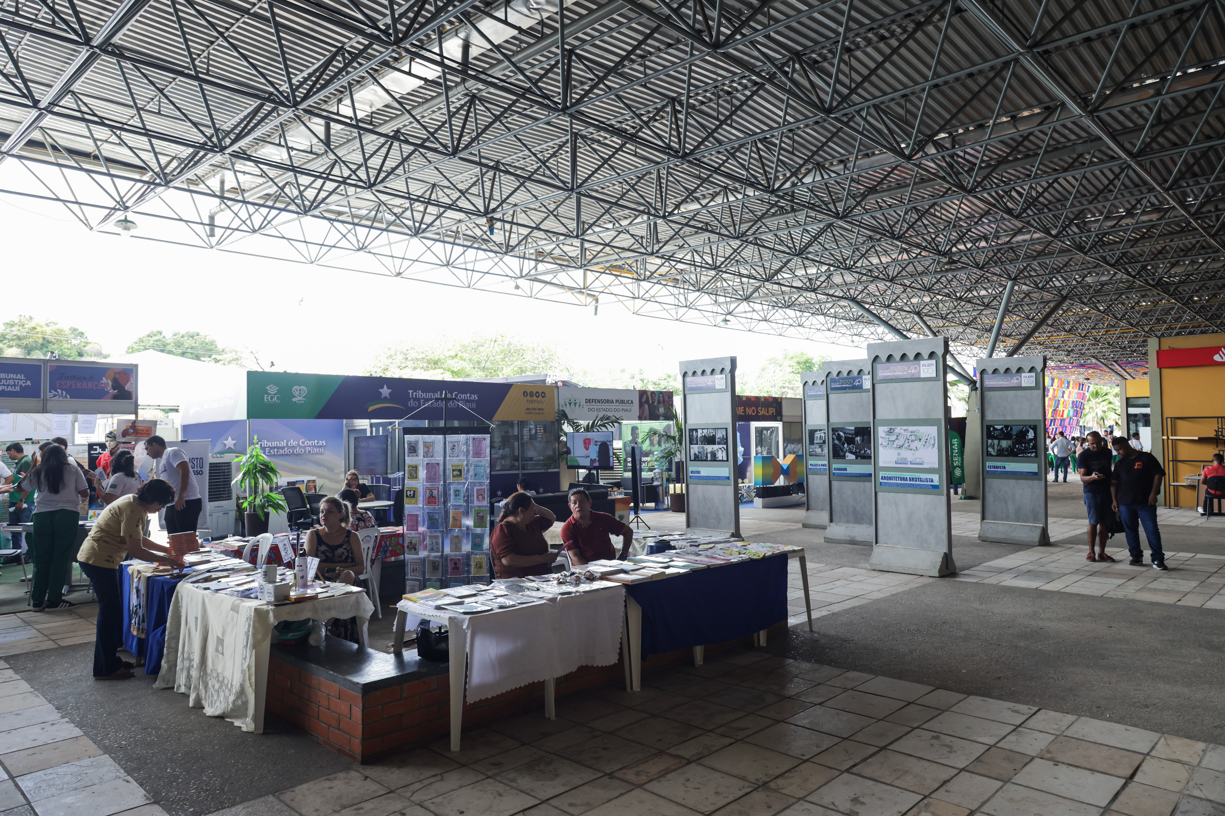 EXPOSIÇÃO FOTOGRÁFICA DOS 190 ANOS DA ALEPI NO SALIPI  (6).jpg