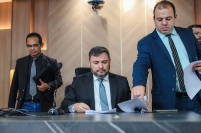 COMISSÃO DE CONSTITUIÇÃO E JUSTIÇA (1).jpg