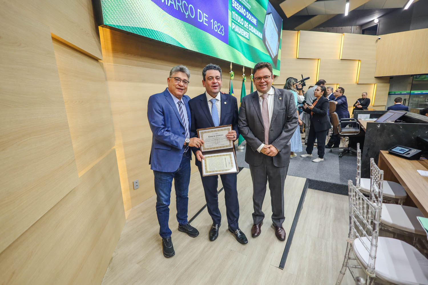 ENTREGA DE TITULO DE CIDADANIA AO CONSELHEIRO DO CNJ RODRIGO BADARÓ (41).jpg