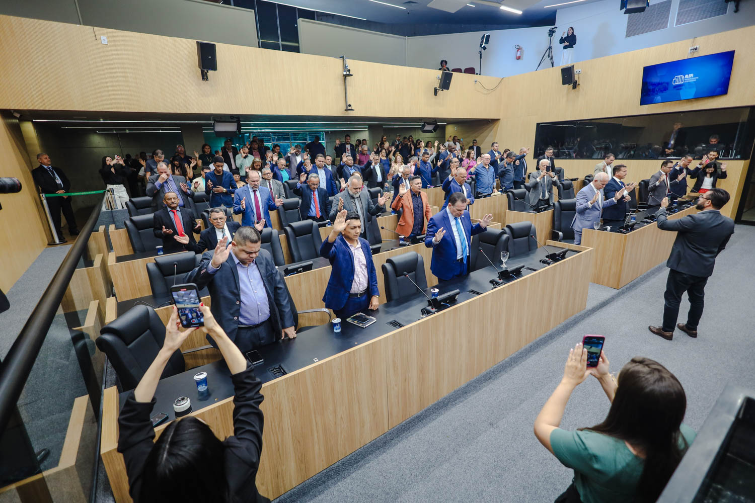 SESSÃO SOLENE EM HOMENAGEM A PASTORES DA IGREJA EVANGÉLICA (19).jpg