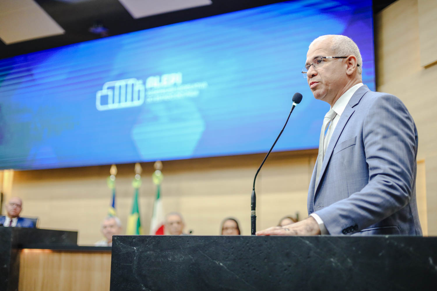 SESSÃO SOLENE EM HOMENAGEM A PASTORES DA IGREJA EVANGÉLICA (6).jpg