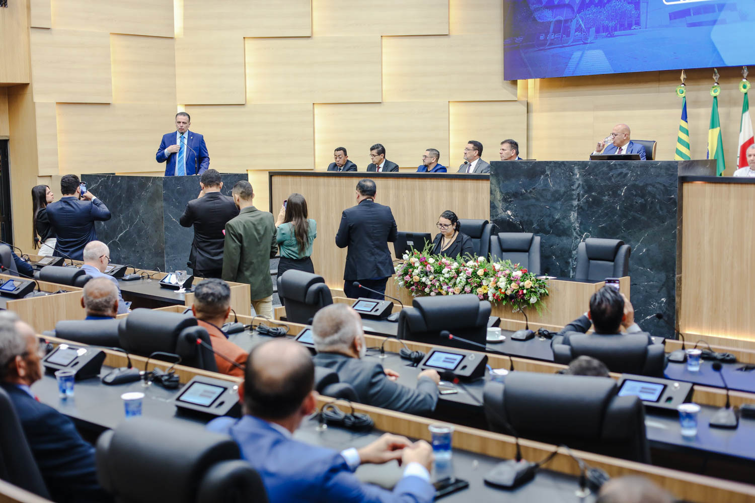 SESSÃO SOLENE EM HOMENAGEM A PASTORES DA IGREJA EVANGÉLICA (8).jpg