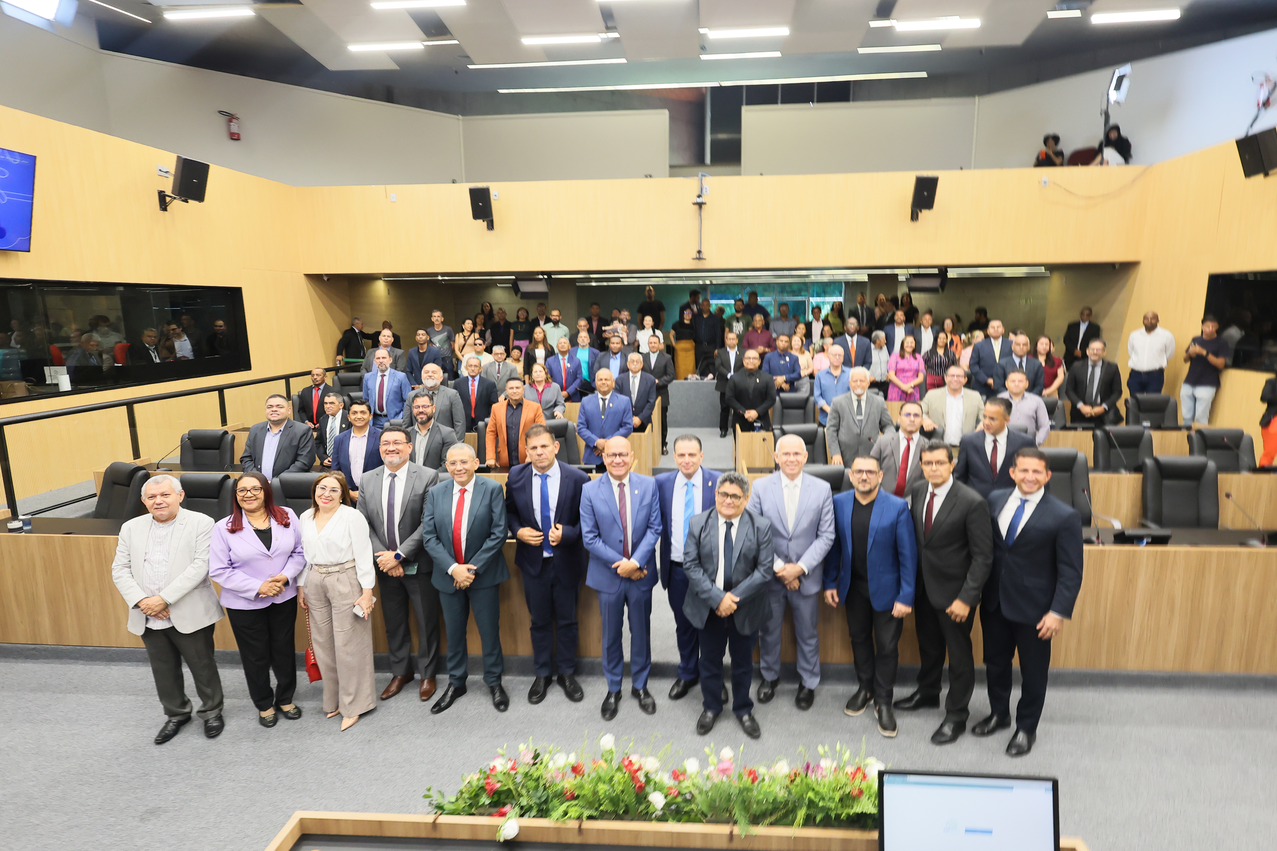 SESSÃO SOLENE EM HOMENAGEM A PASTORES DA IGREJA EVANGÉLICAA (3).JPG