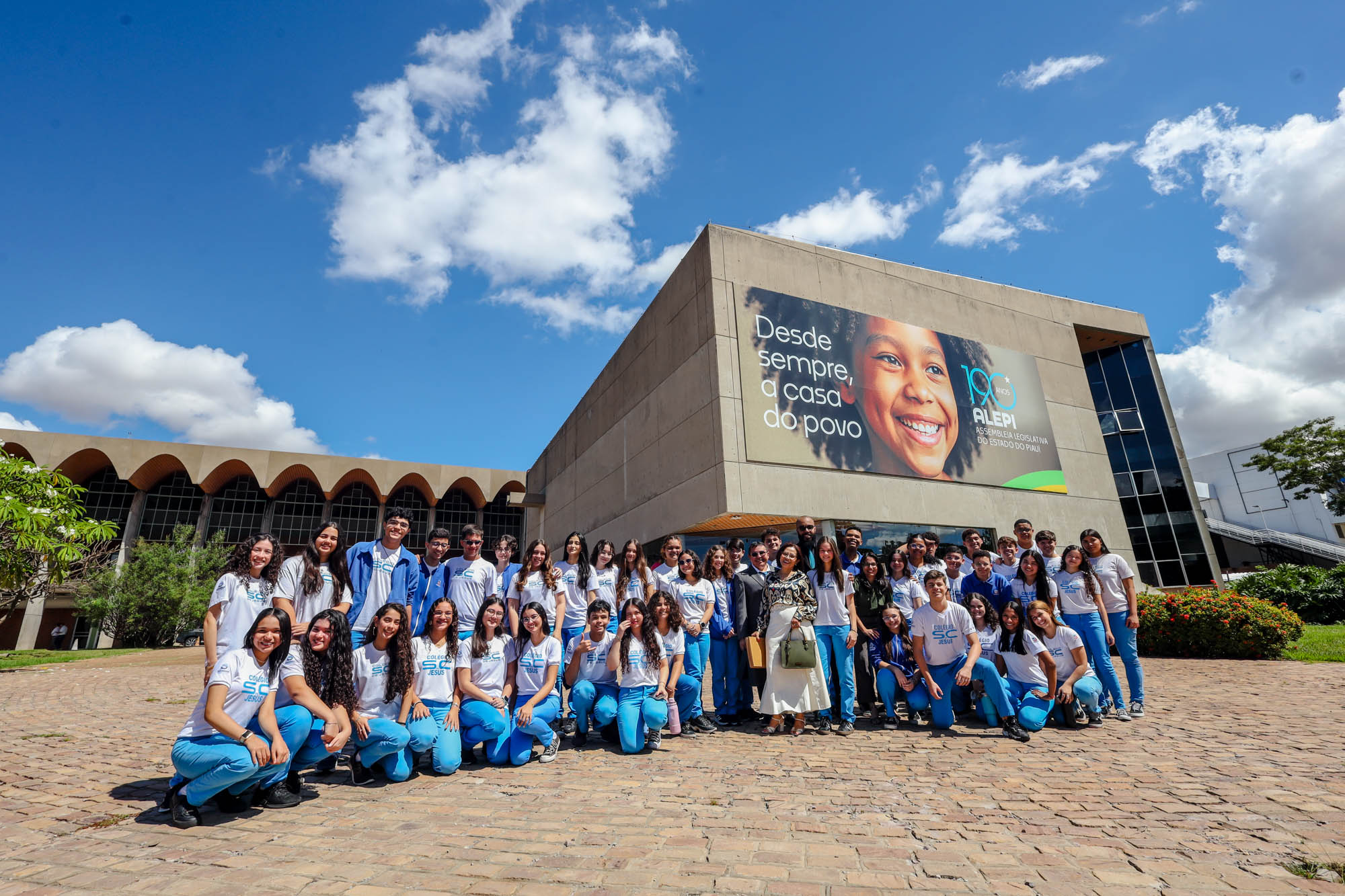 VISÍTA DOS ALUNOS DO COLEGIO SAGRADO CORAÇÃO DE JESUS (1).jpg