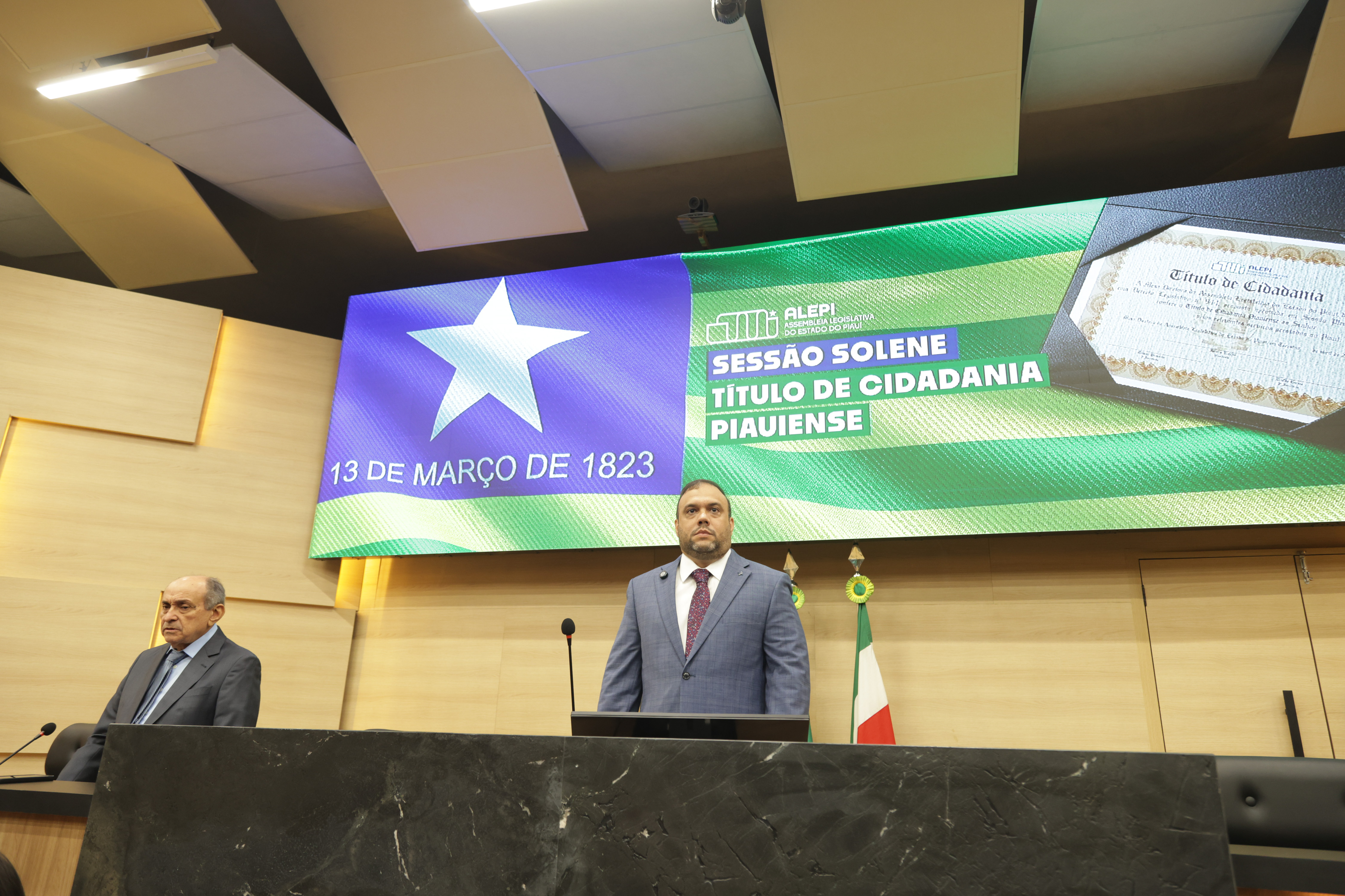 SESSÃO SOLENE TÍTULO DE CIDADANIA AO MÉDICO FRANCISCO PEDROSA.jpg