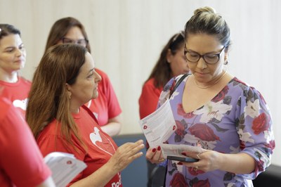 AÇÃO COM OS SERVIDORES PELO JUNHO VERMELHO (3).jpg AÇÃO COM OS SERVIDORES PELO JUNHO VERMELHO (3).jpg