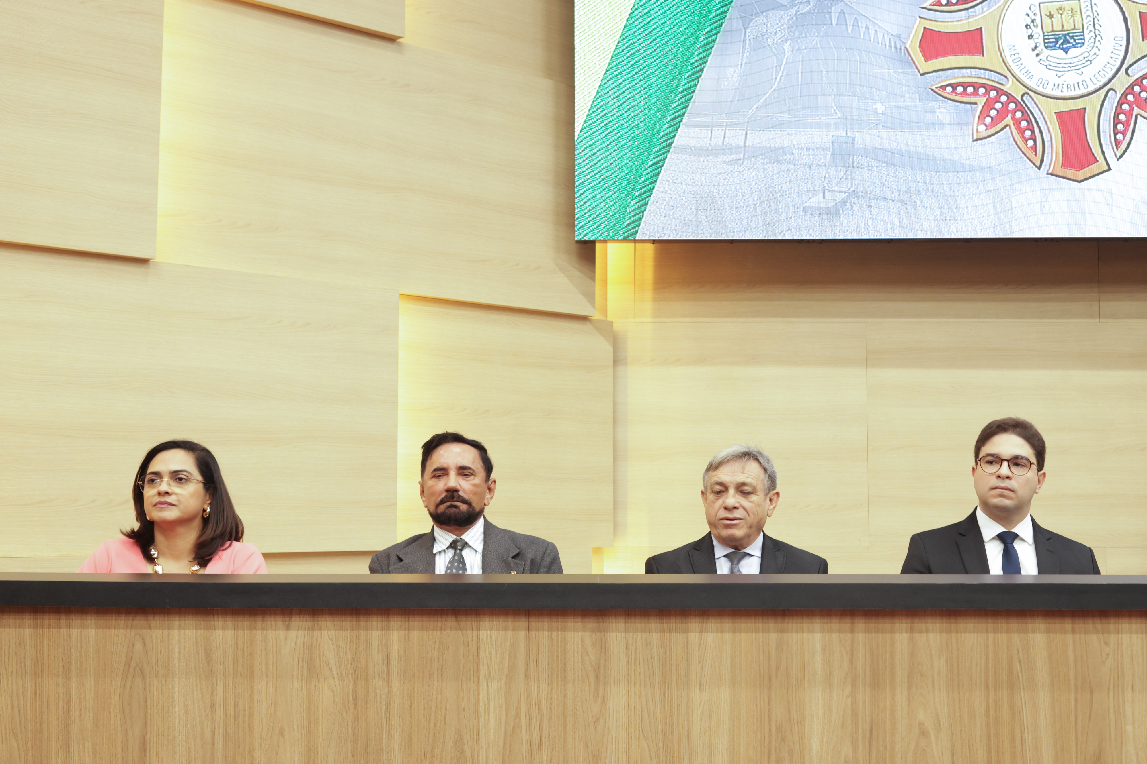 SESSÃO SOLENE MEDALHA DO MÉRITO LEGISLATIVO AO SR ROOSEVELT DOS SANTOS FIGUEIREDO (2).jpg