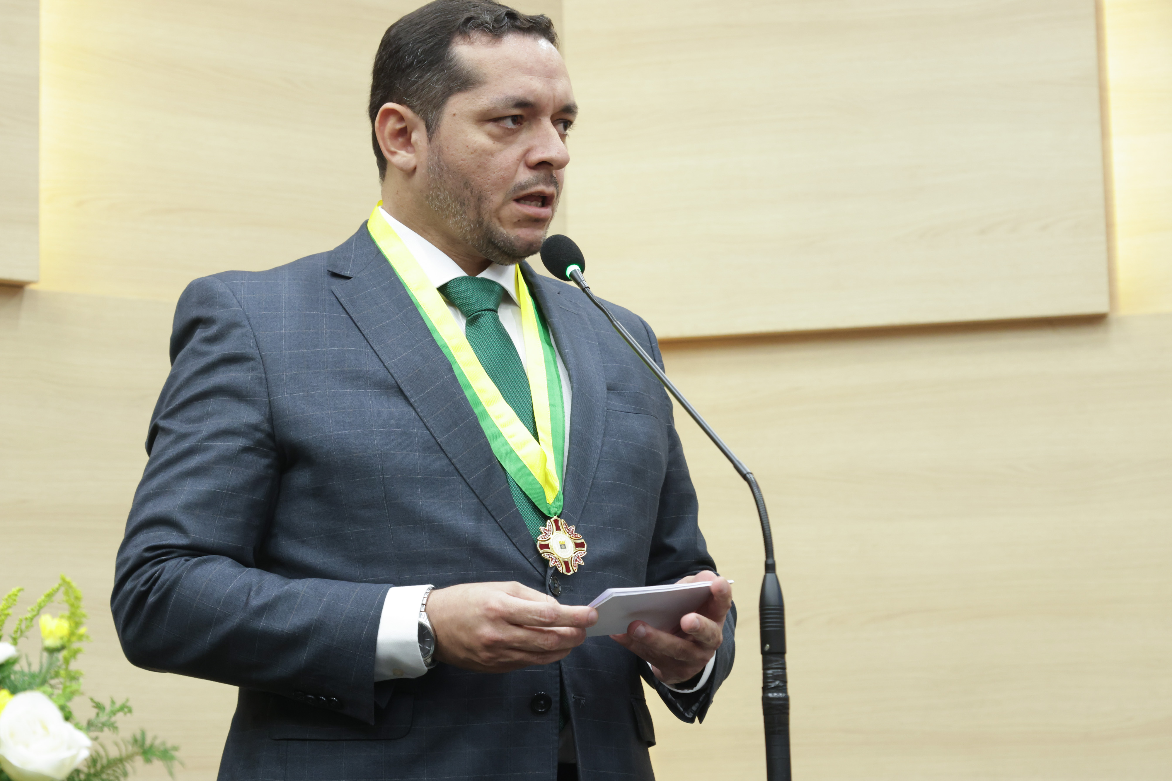 SESSÃO SOLENE MEDALHA DO MÉRITO LEGISLATIVO AO SR ROOSEVELT DOS SANTOS FIGUEIREDO.jpg