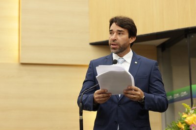 SESSÃO SOLENE MEDALHA DO MÉRITO LEGISLATIVO AO DR CHARLLES ANDERSON BOMFIM VELOSO (17).jpg