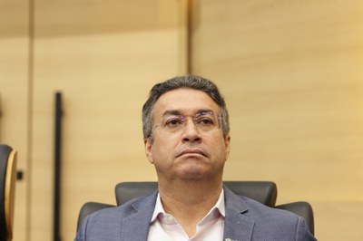 SESSÃO SOLENE MEDALHA DO MÉRITO LEGISLATIVO AO DR CHARLLES ANDERSON BOMFIM VELOSO (19).jpg